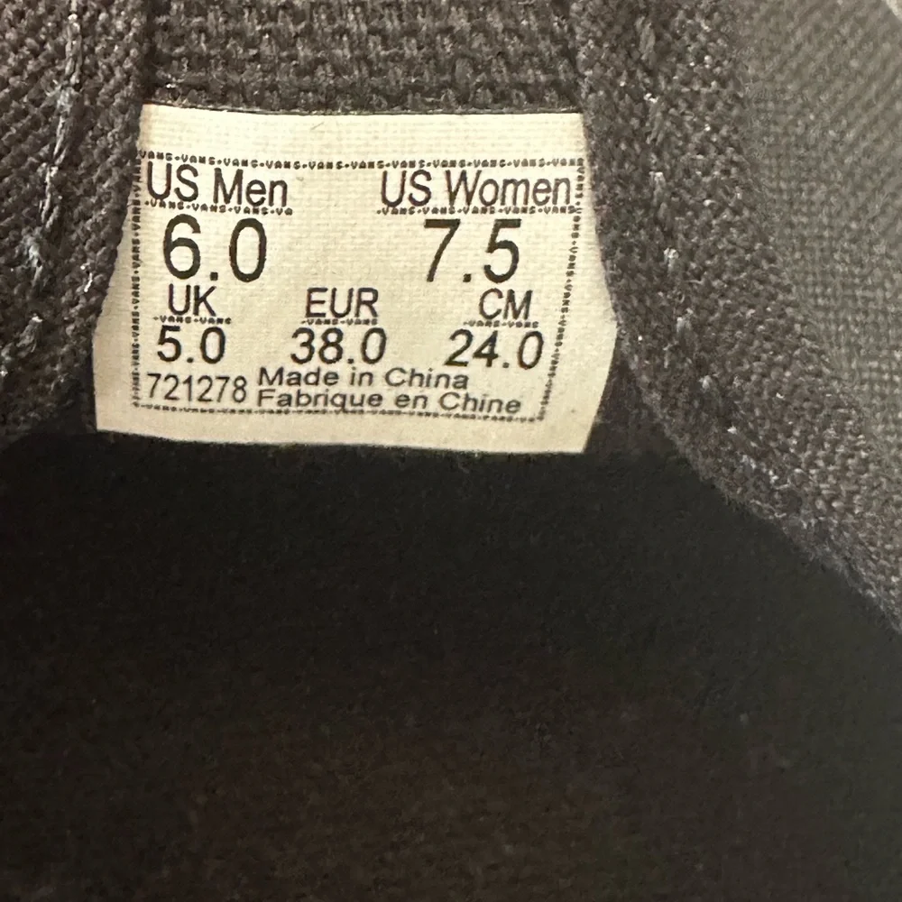 🆕Vans Canvas Heart Buckle Mary Janes - Picture 12 of 14